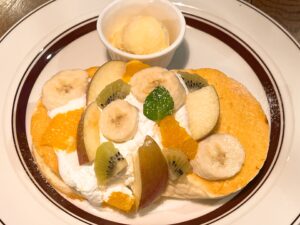 フルーツパンケーキ